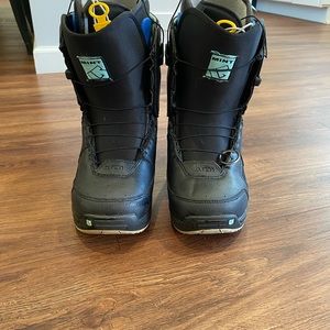 Burton Mint snowboarding boots